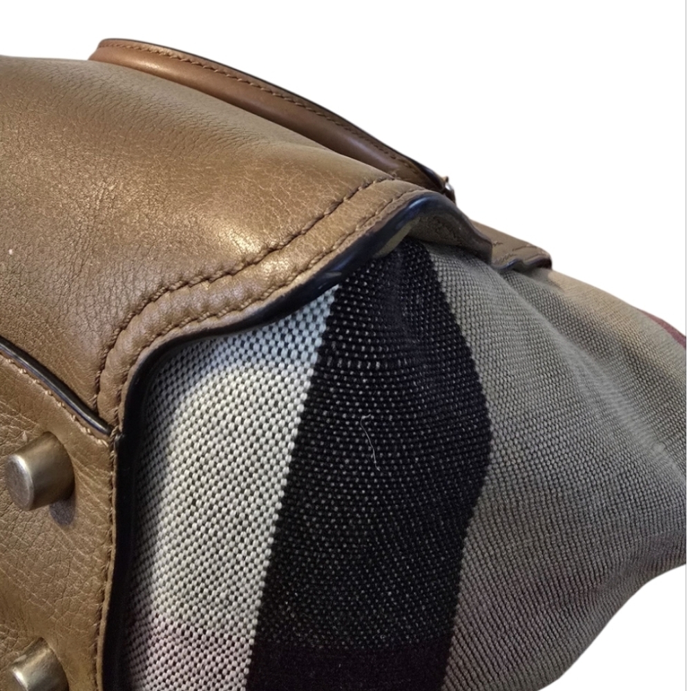 Burberry Harcourt Medium Mega Check Tote In EUC - Picture 8 of 16